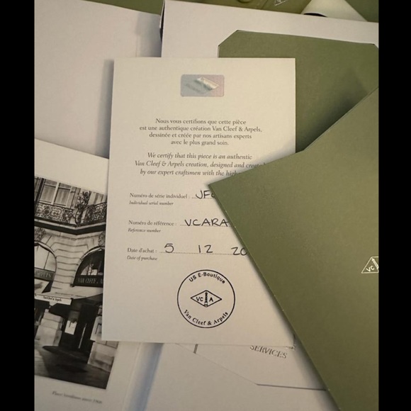 Van Cleef and Arpels Earrings - Picture 6 of 6